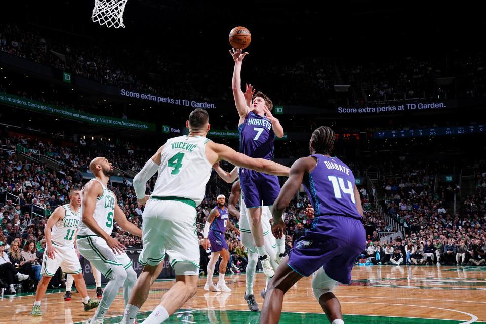 v体育app-19战16胜，黑马29分大胜东部第二！4号秀平乔丹神纪录+4换2淘到宝