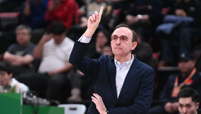 v体育-辽宁男篮8分险胜!完成大逆转,布罗金顿首秀3分,莫兰德爆发